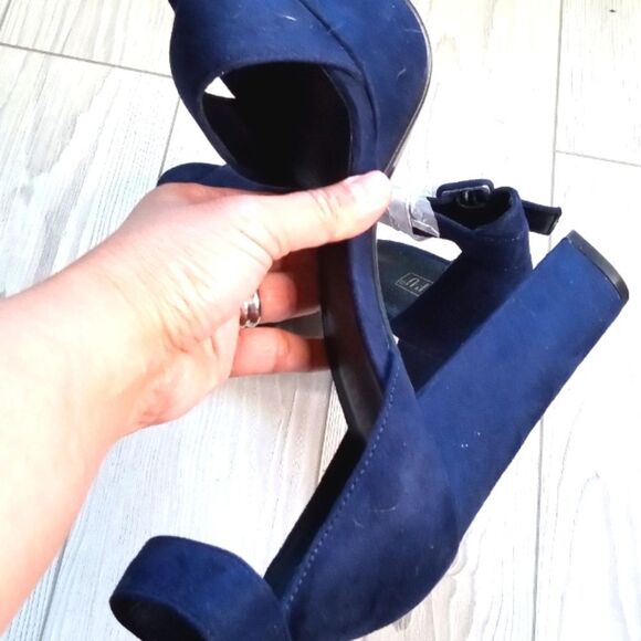 (52-3916)  Idifu Heels Sz 8 - Picture 7 of 9